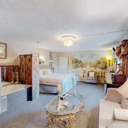 Jacuzzi Suite 206 At Tradewinds Eureka Springs Εξωτερικό φωτογραφία