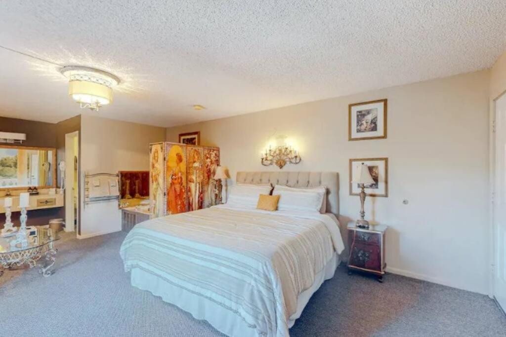 Jacuzzi Suite 206 At Tradewinds Eureka Springs Εξωτερικό φωτογραφία